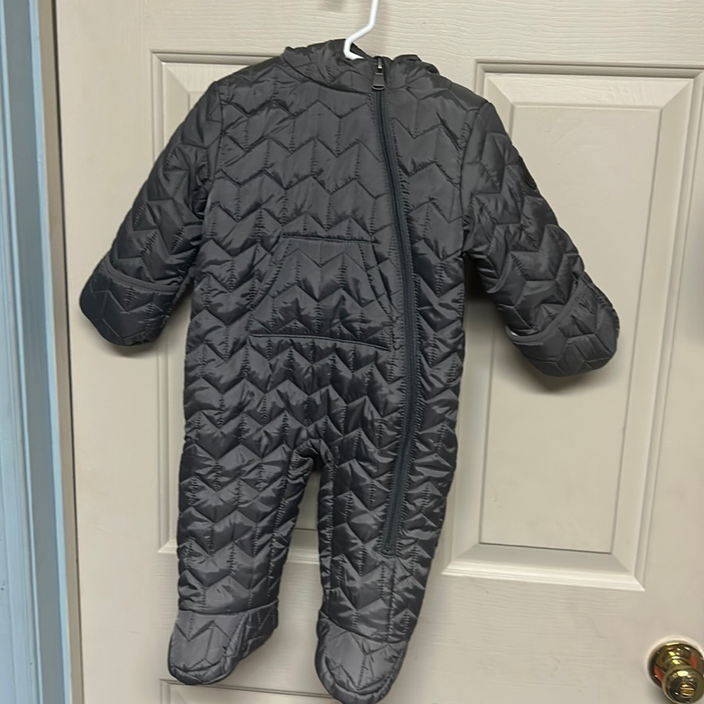 Perry Ellis boy gray snowsuit 6/9 months
